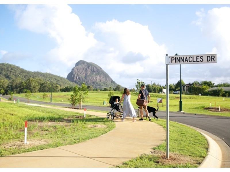 61 Pinnacles Drive, Glass House Mountains QLD 4518