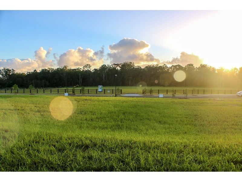 61 Pinnacles Drive, Glass House Mountains QLD 4518