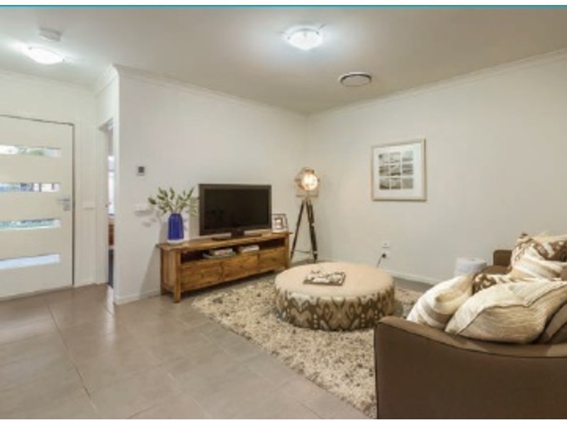 61 Pinnacles Drive, Glass House Mountains QLD 4518