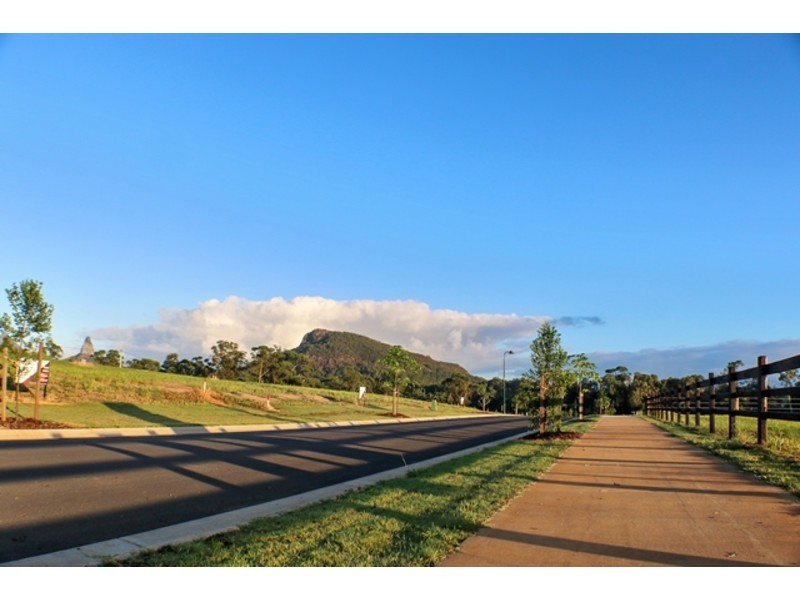 80 Summit Close, Glass House Mountains QLD 4518