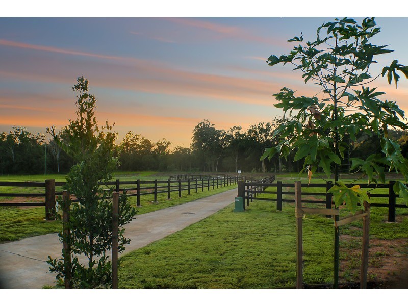 80 Summit Close, Glass House Mountains QLD 4518