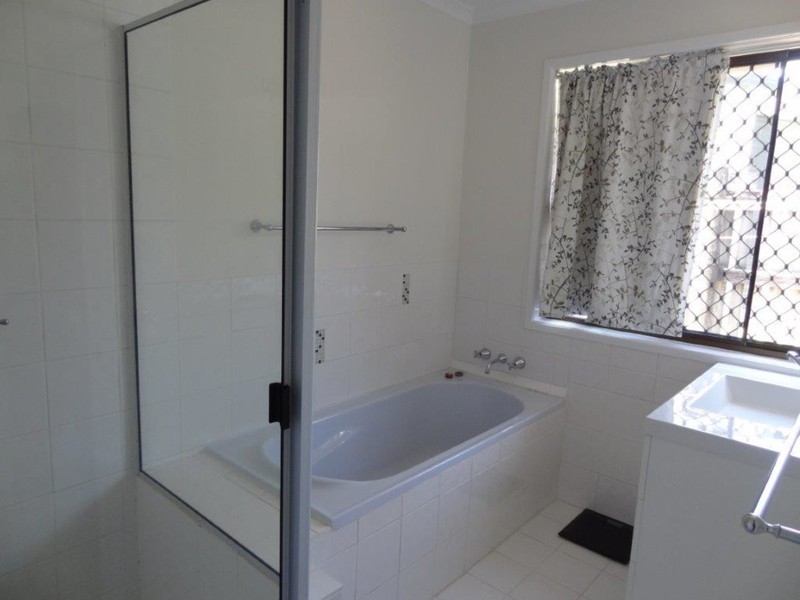 6 Ellis Avenue, Bucasia QLD 4750