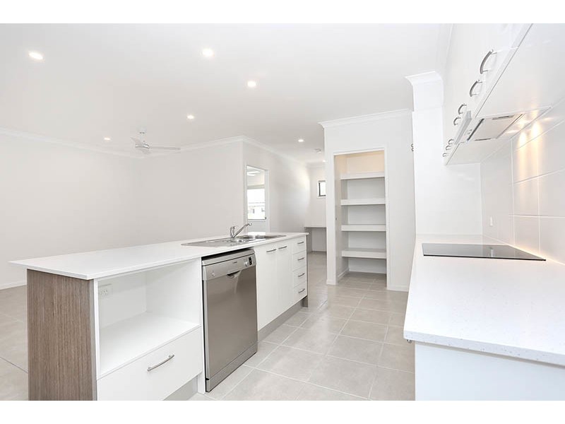 18a Calvary Way, Sippy Downs QLD 4556