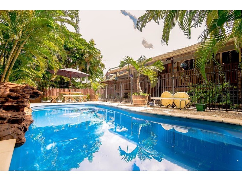 4 Graham Crescent, Eimeo QLD 4740