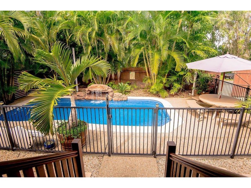 4 Graham Crescent, Eimeo QLD 4740
