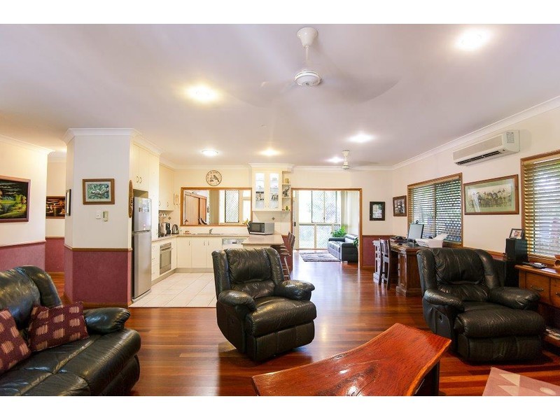 4 Graham Crescent, Eimeo QLD 4740