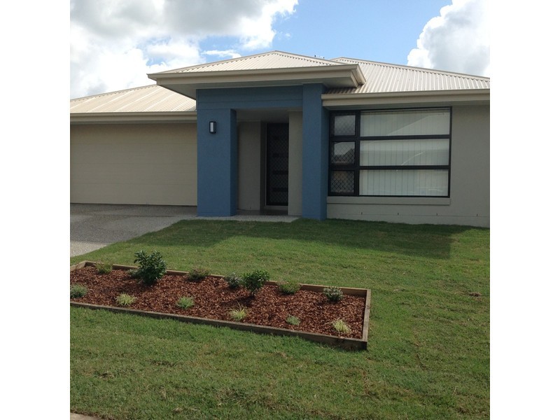 4 Reflection Court, Nambour QLD 4560