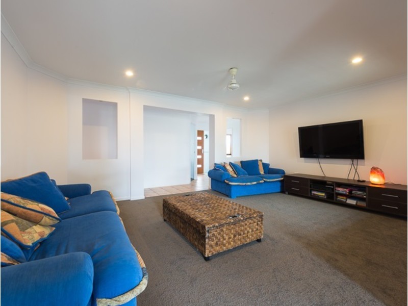 24 Marine Parade, Bucasia QLD 4750