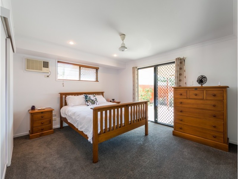 24 Marine Parade, Bucasia QLD 4750
