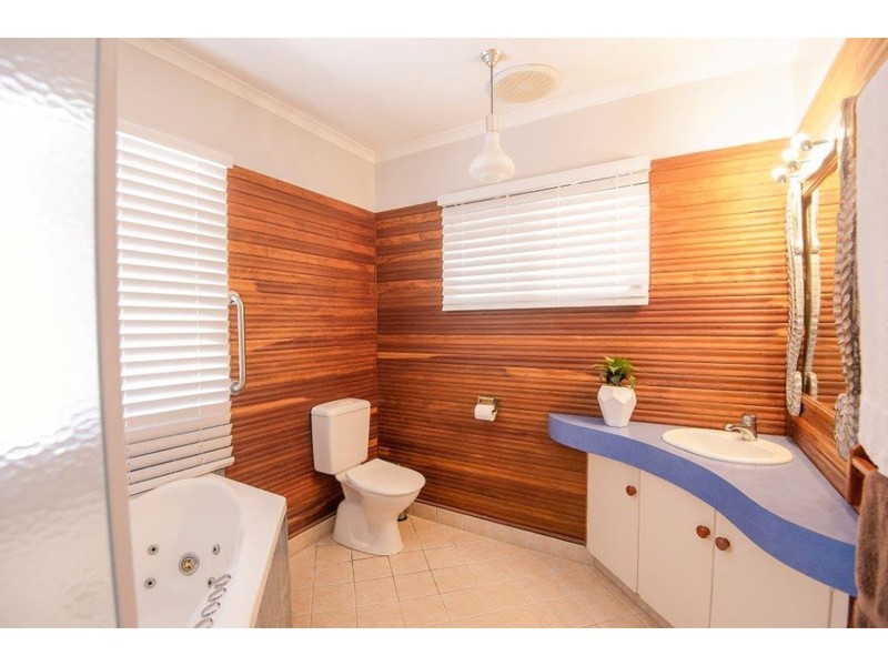 2 Williams Avenue, Bucasia QLD 4750