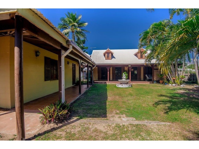 25 Downie Avenue, Bucasia QLD 4750