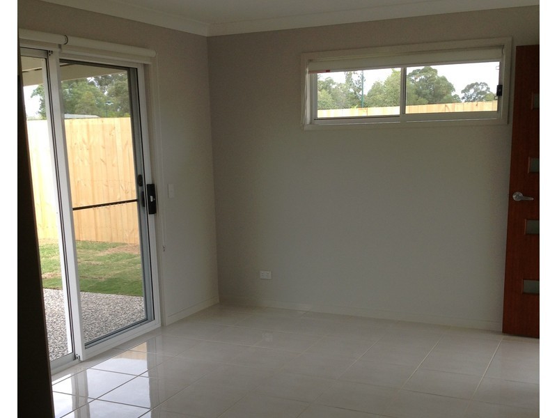 4b Sairs Street, Glass House Mountains QLD 4518