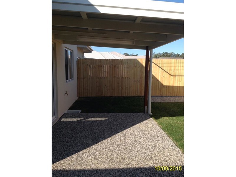 4b Sairs Street, Glass House Mountains QLD 4518