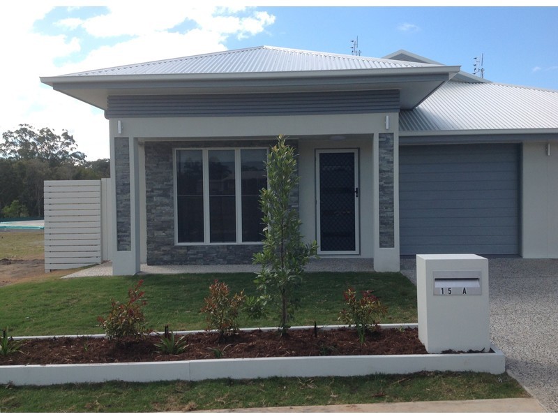 15a Pinnacles Drive, Glass House Mountains QLD 4518