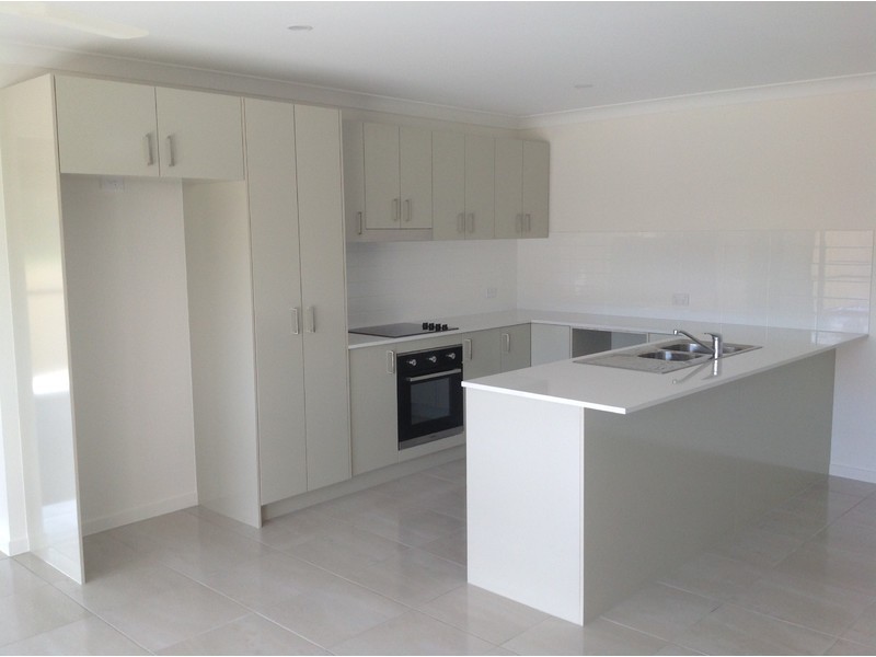 15a Pinnacles Drive, Glass House Mountains QLD 4518