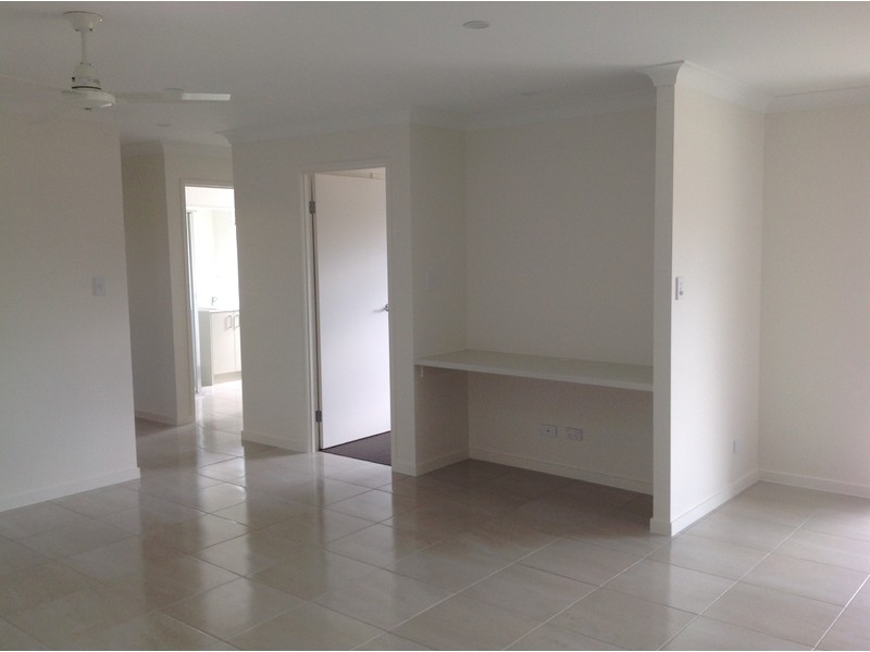 15a Pinnacles Drive, Glass House Mountains QLD 4518