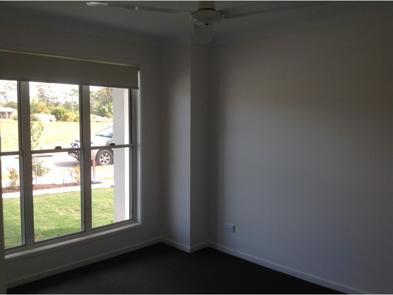 15a Pinnacles Drive, Glass House Mountains QLD 4518