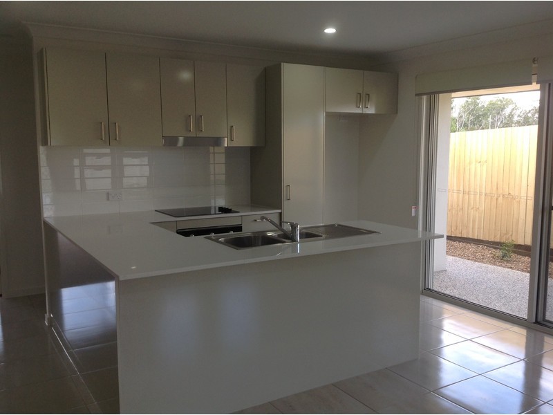 15b Pinnacles Drive, Glass House Mountains QLD 4518