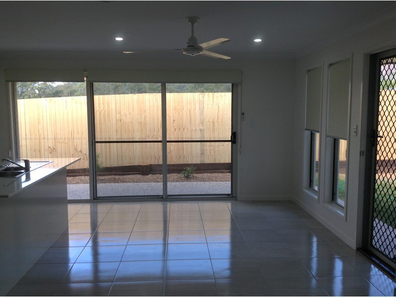 15b Pinnacles Drive, Glass House Mountains QLD 4518