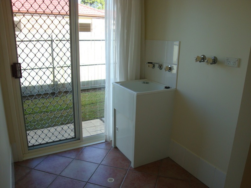 8 Oxford Close, Sippy Downs QLD 4556