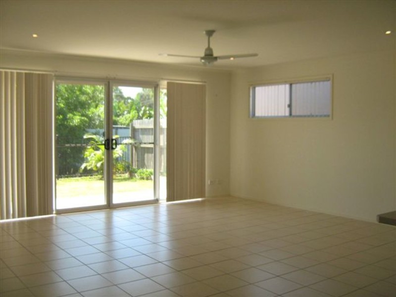 190 Karawatha Drive, Mountain Creek QLD 4557