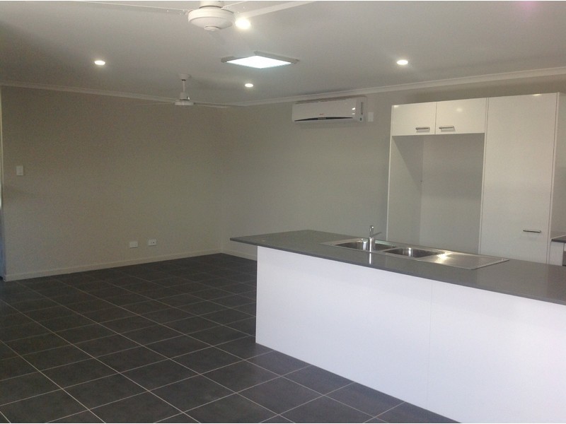 1/17 Pineview Drive, Beerwah QLD 4519