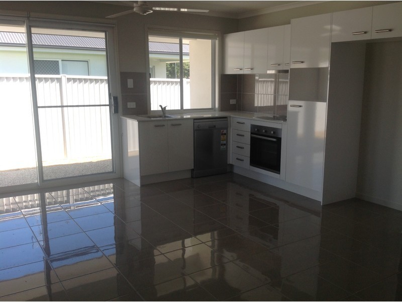 2/42 Featherwood Crescent, Beerwah QLD 4519