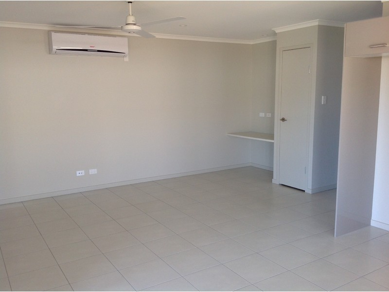 2/25 Featherwood Crescent, Beerwah QLD 4519