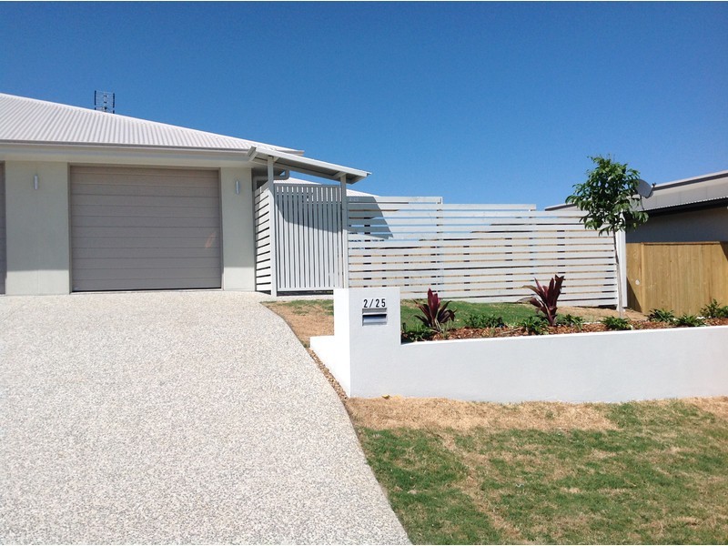 2/25 Featherwood Crescent, Beerwah QLD 4519