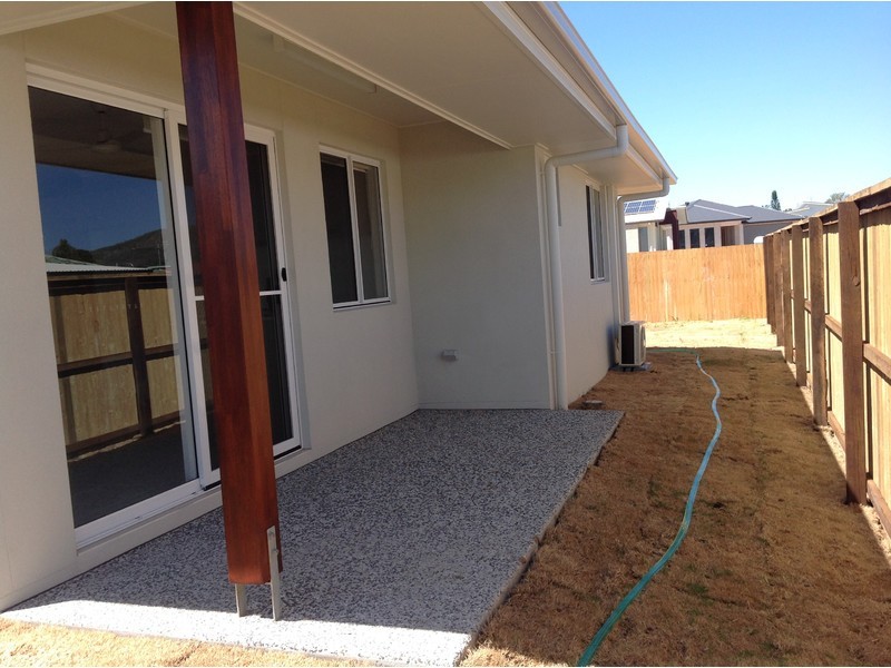 2/25 Featherwood Crescent, Beerwah QLD 4519