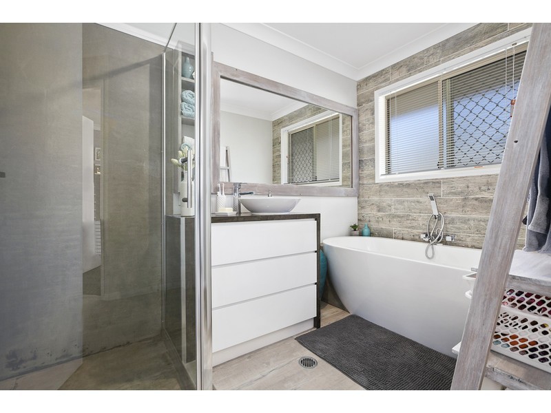 32 Bernheid Cr, Sippy Downs QLD 4556