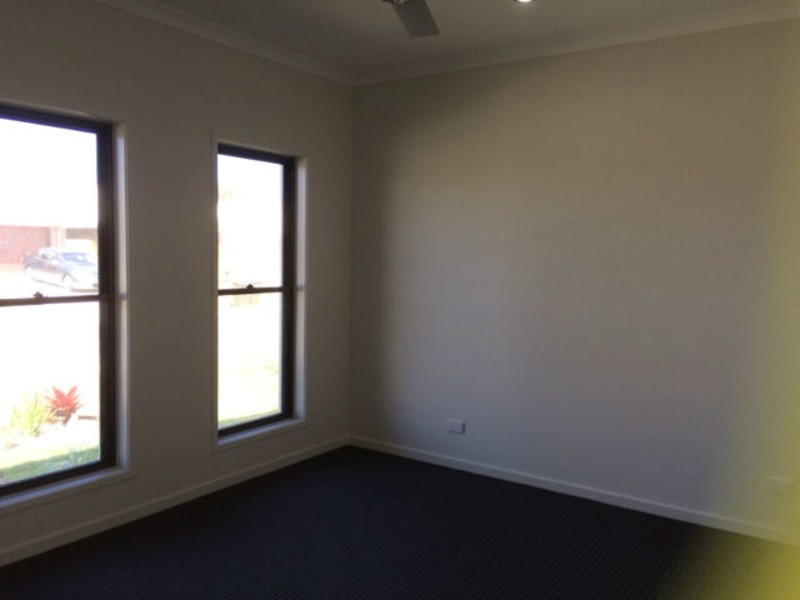 11 Apple Circuit, Griffin QLD 4503