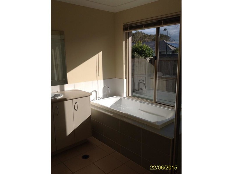 2 Silvereye Street, Sippy Downs QLD 4556