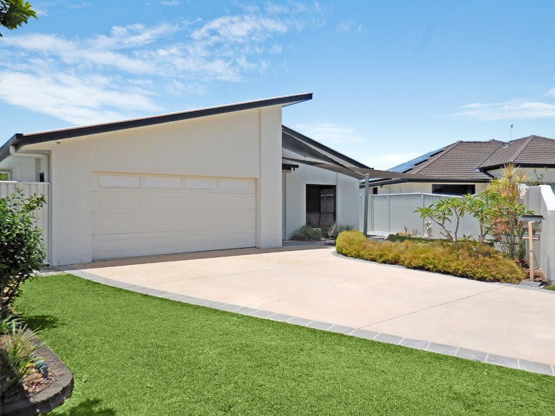 13 Courtenay Place, Sippy Downs QLD 4556