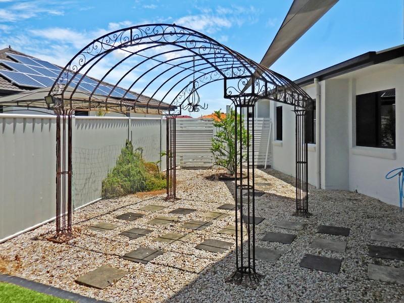 13 Courtenay Place, Sippy Downs QLD 4556