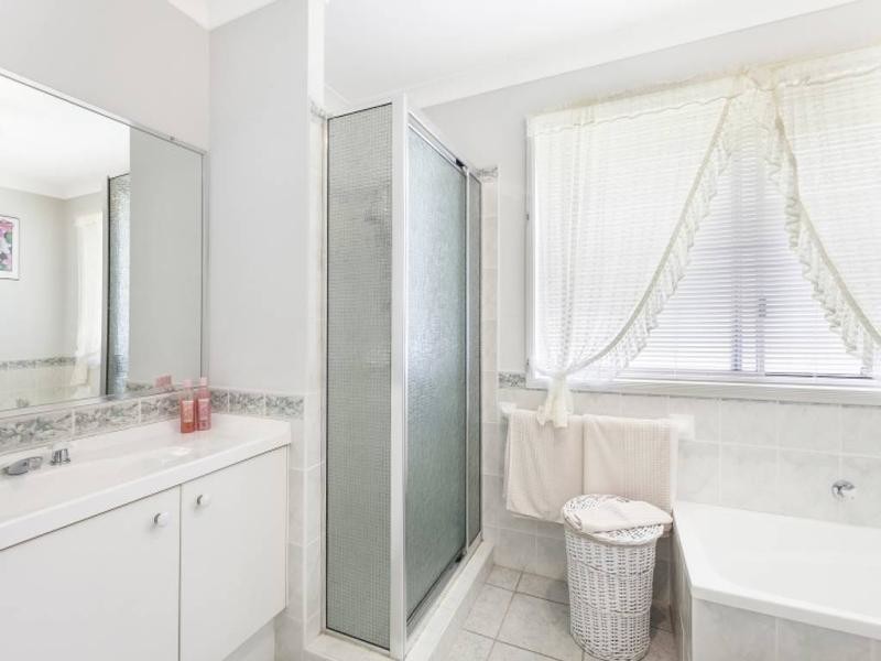 24 Bay Vista Way, Gwandalan NSW 2259