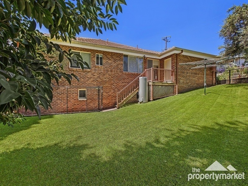 4 Janine Close, Lisarow NSW 2250