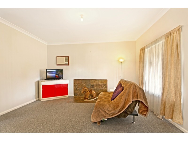 23 Manuka Parade, Gorokan NSW 2263