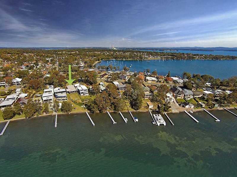 6 Bambury Avenue, Summerland Point NSW 2259