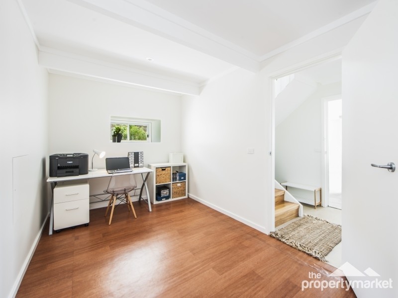 30 Valley View Road, Bateau Bay NSW 2261