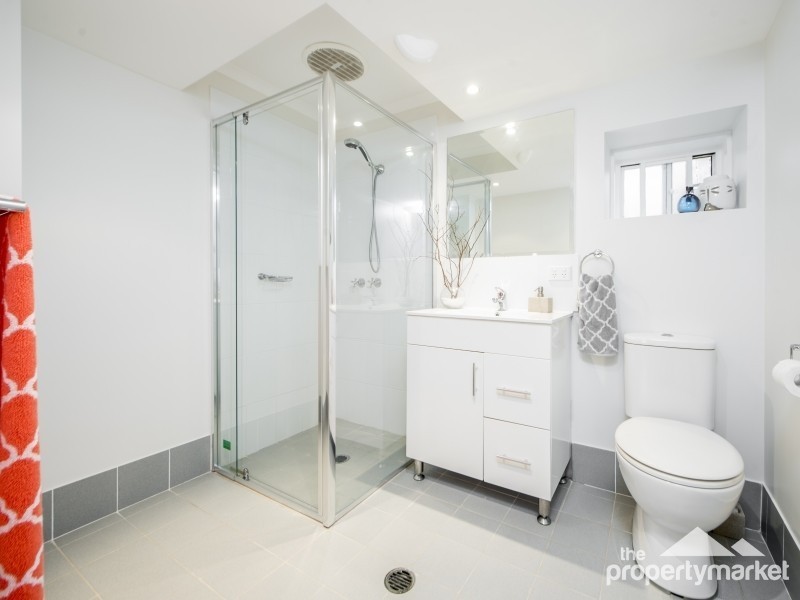 30 Valley View Road, Bateau Bay NSW 2261