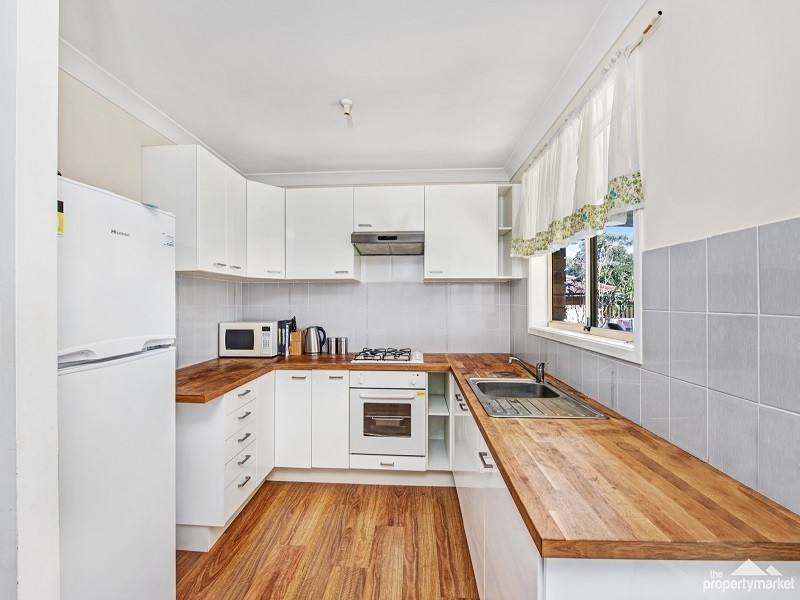 18 Debra Anne Drive, Bateau Bay NSW 2261