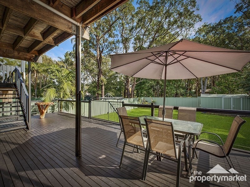 18 Elizabeth Bay Drive, Lake Munmorah NSW 2259