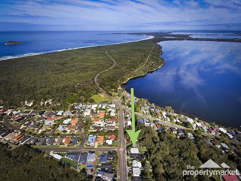 18 Elizabeth Bay Drive, Lake Munmorah NSW 2259