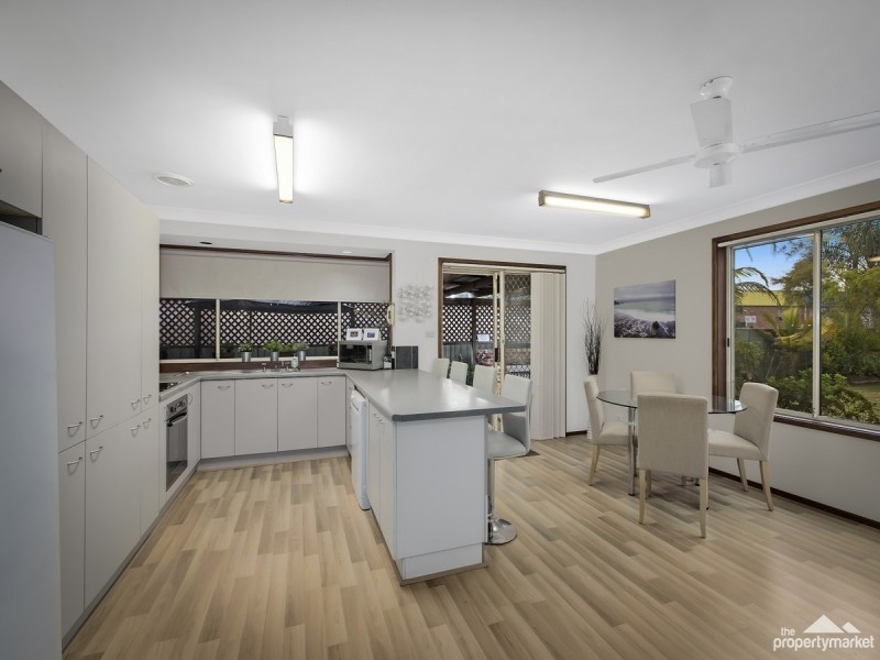 22 Lucas Cr, Berkeley Vale NSW 2261