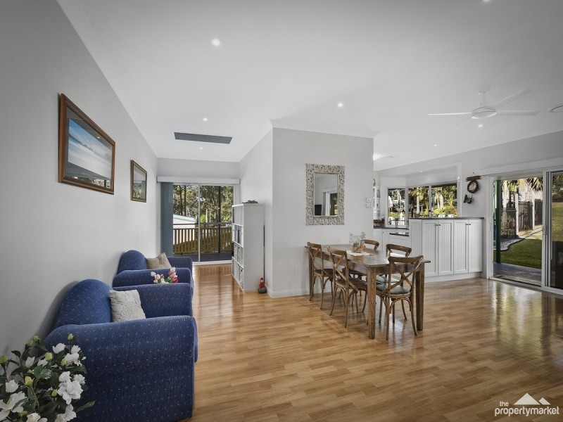 9 Simmons Close, Wyee Point NSW 2259