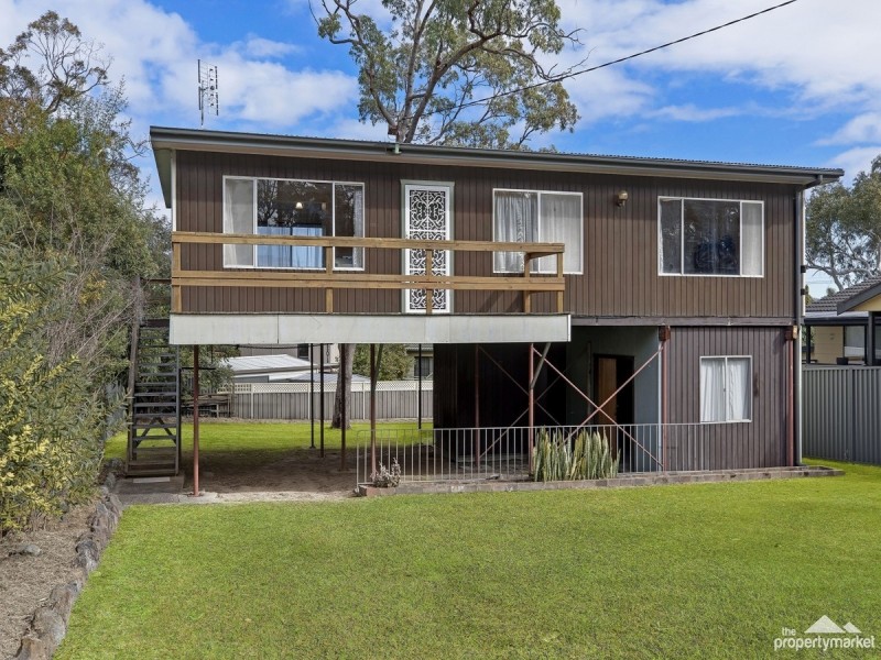 190 Elizabeth Bay Drive, Lake Munmorah NSW 2259