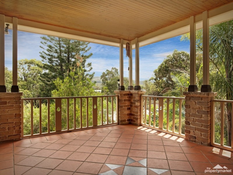 8 Peter Avenue, Forresters Beach NSW 2260