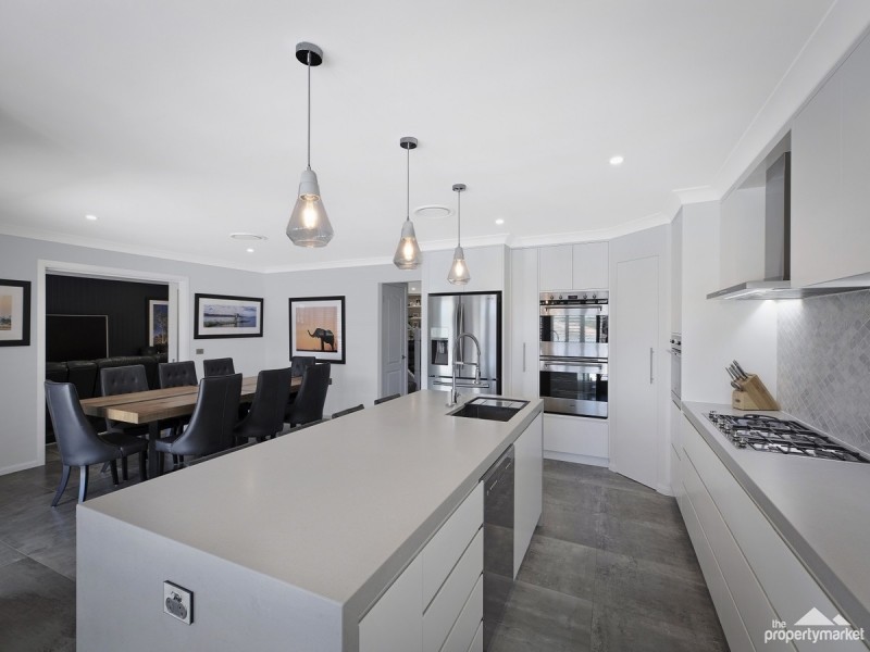 8 Watanga Crescent, Wyee Point NSW 2259