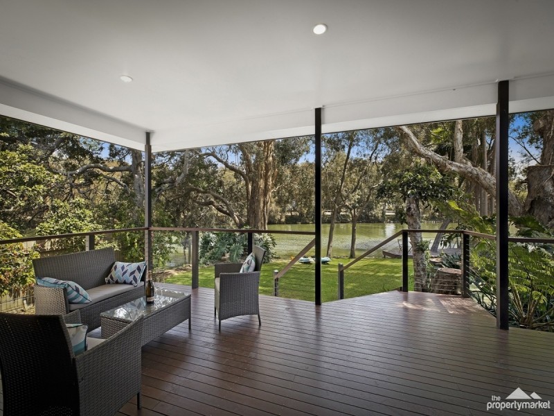 9 Lake Street, Budgewoi NSW 2262